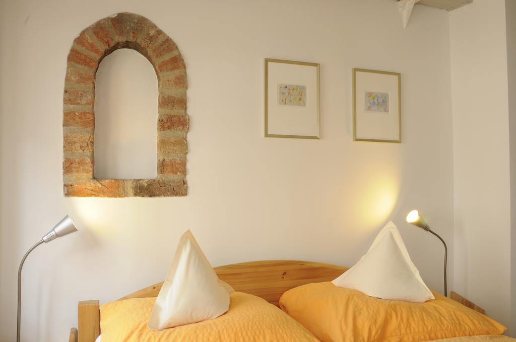 Hotel Zur Alten Stadtmauer Любек Стая снимка
