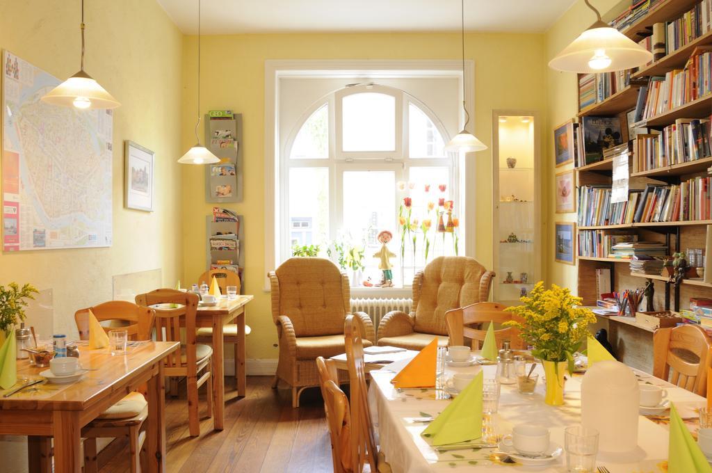 Hotel Zur Alten Stadtmauer Любек Екстериор снимка