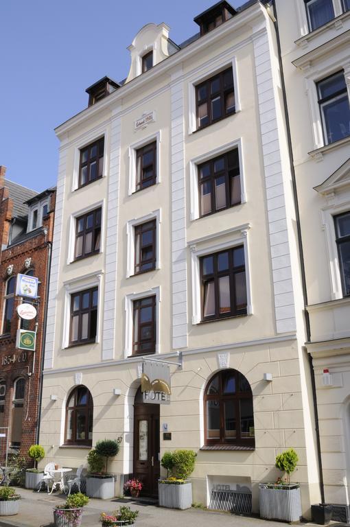 Hotel Zur Alten Stadtmauer Любек Екстериор снимка